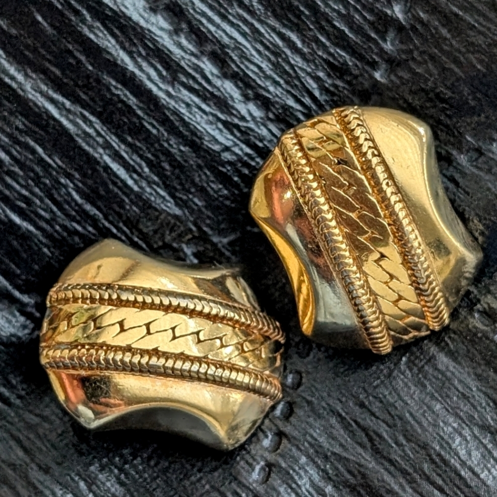 Monet Gold‎ Geometric Earrings